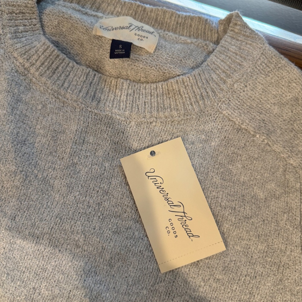 Sweater - Picture 2 of 4